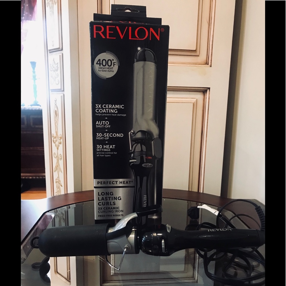 Revlon  1 1/2” barrel curling iron